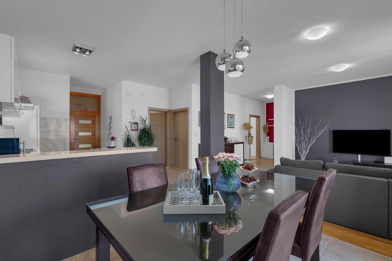 Stunning City View Apartment Makarska Zewnętrze zdjęcie
